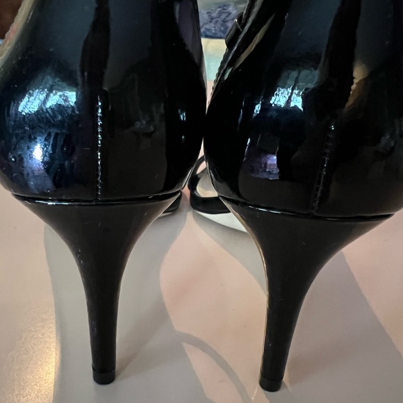 Michael Kors Black Patent Strappy Stiletto Open-Toe Heels - Like New - Picture 3 of 5